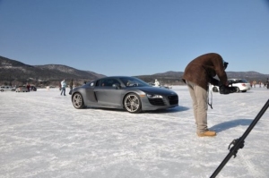 Audi R8 на замерзшем озере