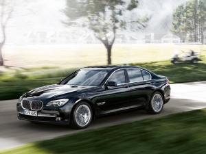 BMW 7 серии не просто роскошный автомобиль, это еще и отличная динамика